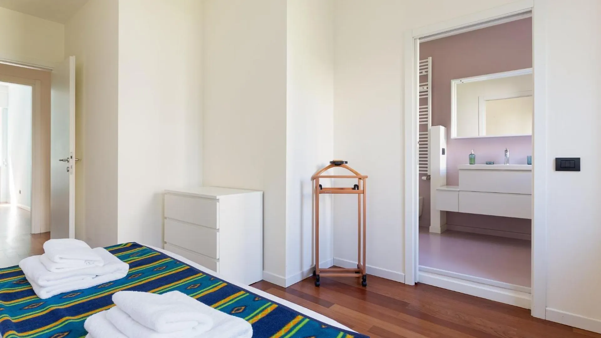 Lambrate Fs Spacious Apartment With Balcony Milan 0*,